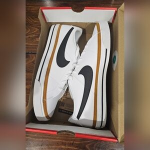 Nike Court Legacy Men's White Sneakers/Shoes w/Black & Tan Sz 13 NWT